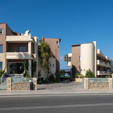 Hotel Haris On The Beach Agia Marina  Bagian luar foto