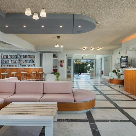 Hotel Haris On The Beach Agia Marina  Bagian luar foto