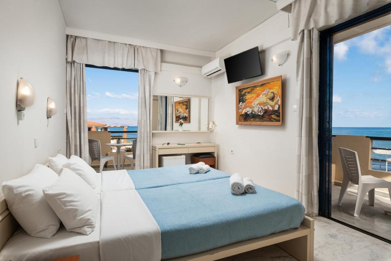 Hotel Haris On The Beach Agia Marina  Bagian luar foto