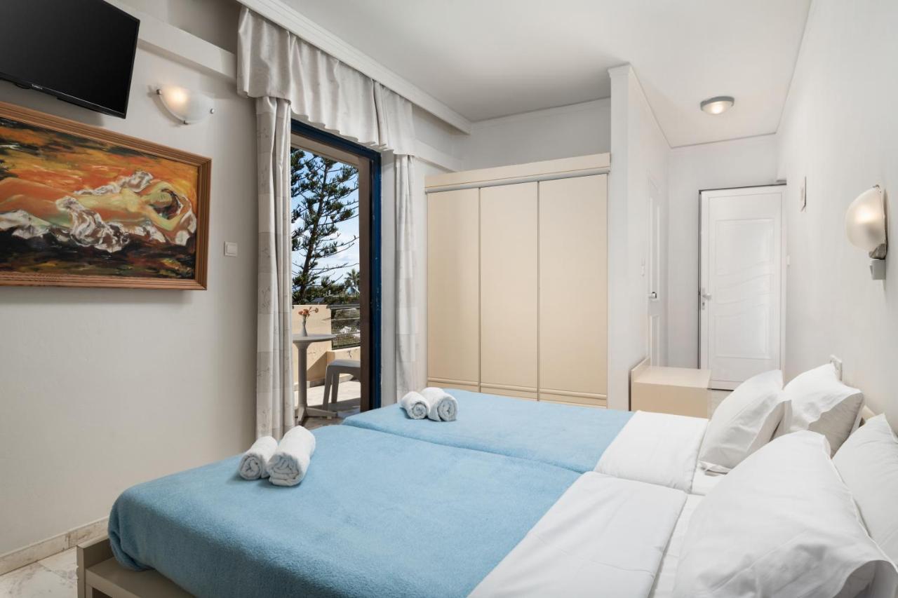 Hotel Haris On The Beach Agia Marina  Bagian luar foto