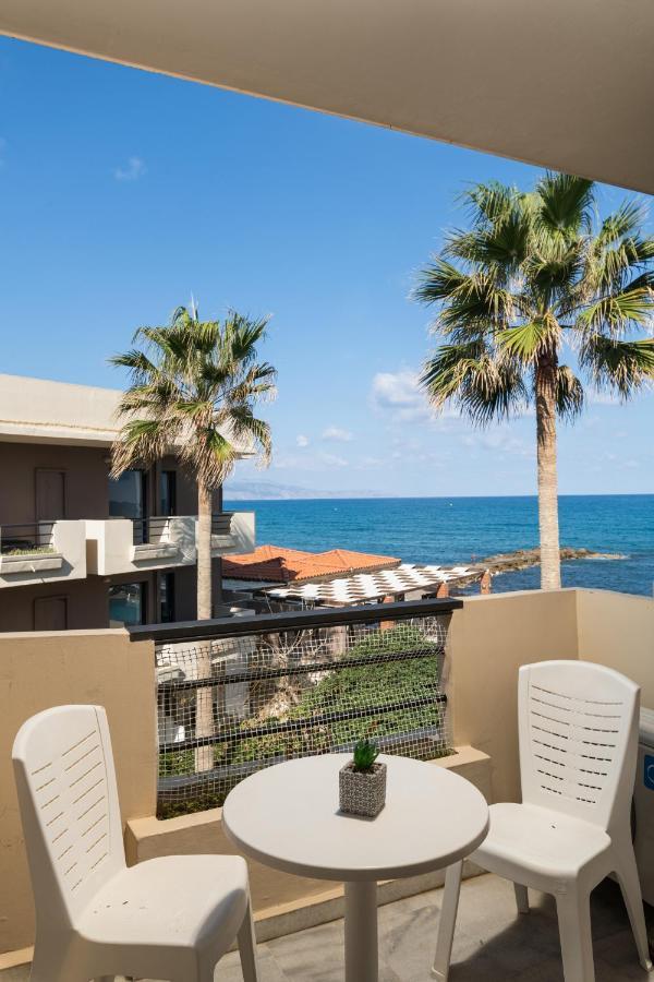 Hotel Haris On The Beach Agia Marina  Bagian luar foto