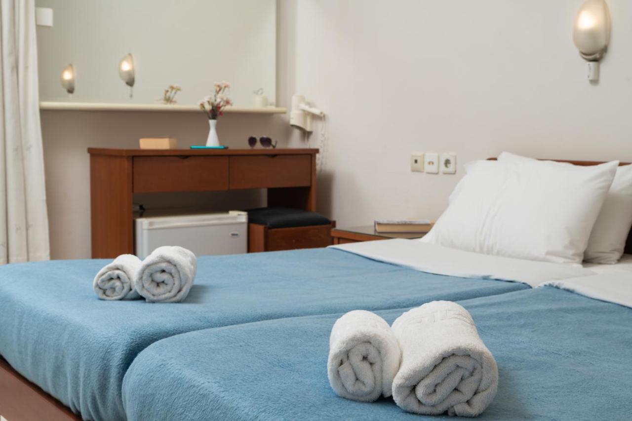 Hotel Haris On The Beach Agia Marina  Bagian luar foto