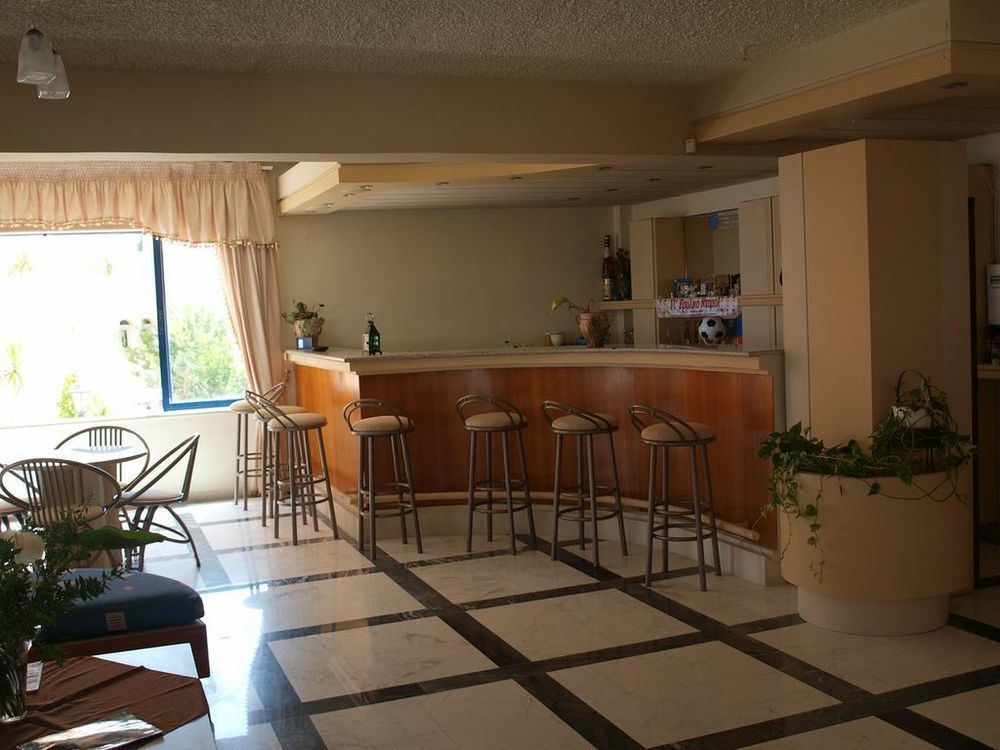 Hotel Haris On The Beach Agia Marina  Bagian luar foto