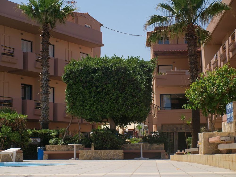 Hotel Haris On The Beach Agia Marina  Bagian luar foto
