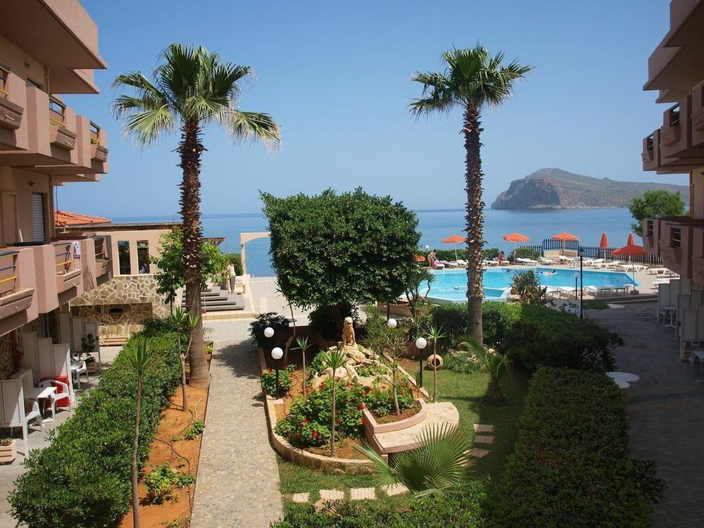 Hotel Haris On The Beach Agia Marina  Bagian luar foto