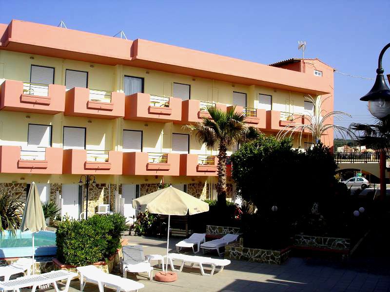Hotel Haris On The Beach Agia Marina  Bagian luar foto